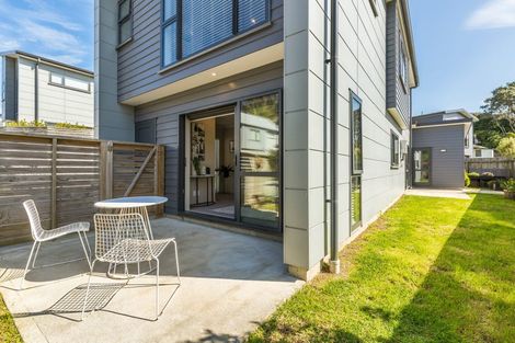 Photo of property in 45 Brindle Way, Newlands, Wellington, 6037