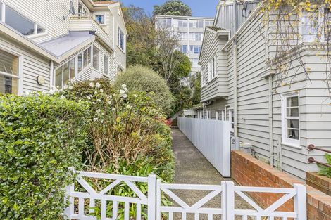 Photo of property in Greenmantle Flats, 88a Salamanca Road, Kelburn, Wellington, 6012