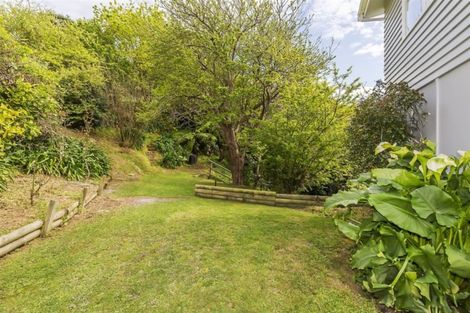 Photo of property in 70 Mana View Road, Paremata, Porirua, 5026