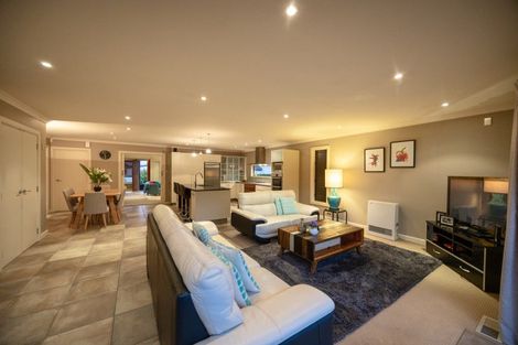 Photo of property in 42 Lincoln Terrace, Hokowhitu, Palmerston North, 4410