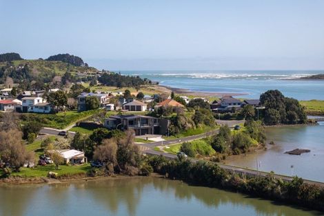 Photo of property in 2a Marine Parade, Raglan, 3225