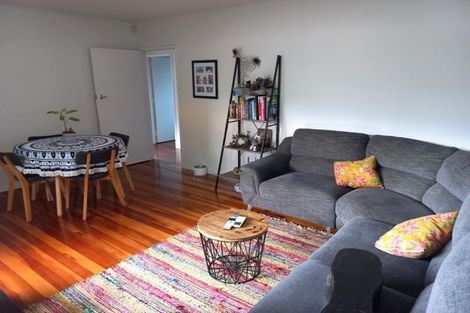 Photo of property in 2/4 Raphoe Place, Ellerslie, Auckland, 1051