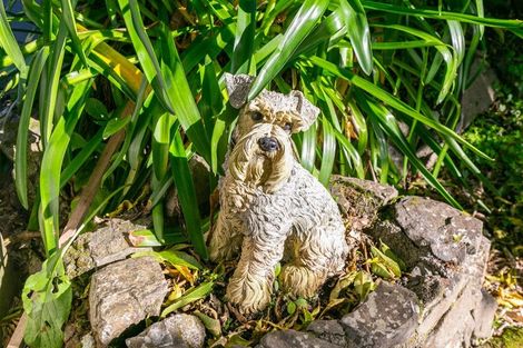 Photo of property in 33-35 Espin Crescent, Karori, Wellington, 6012