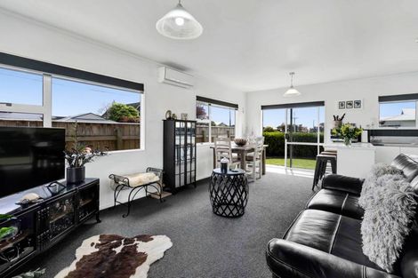 Photo of property in 1/353 Saint Aubyn, Moturoa, New Plymouth, 4310