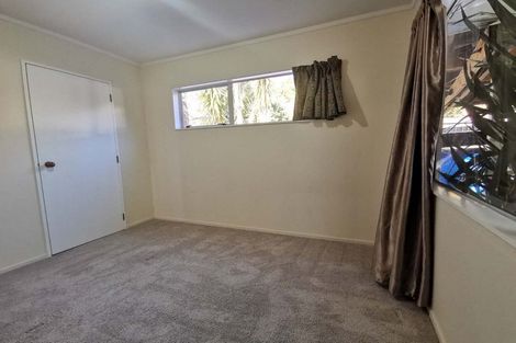 Photo of property in 21 Raelene Place, Massey, Auckland, 0614