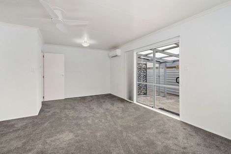 Photo of property in 4 Coromandel Court, Roslyn, Palmerston North, 4414