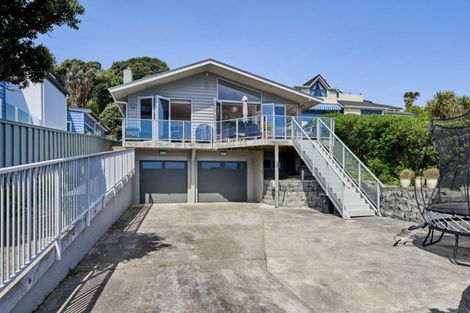 Photo of property in 25 Sunset Parade, Plimmerton, Porirua, 5026