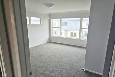 Photo of property in 70 Clevedon Road, Papakura, 2110