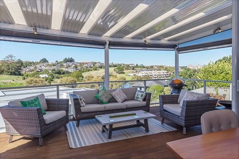 Photo of property in 11 Burwood Terrace, Gulf Harbour, Whangaparaoa, 0930