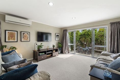 Photo of property in 52 Danbury Drive, Torbay, Auckland, 0630
