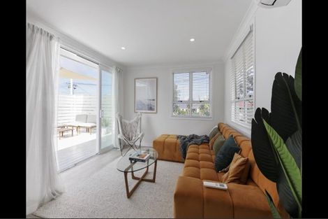Photo of property in 21 Waione Avenue, Te Atatu Peninsula, Auckland, 0610