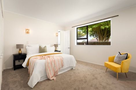 Photo of property in 2/21 Walter Strevens Drive, Conifer Grove, Takanini, 2112