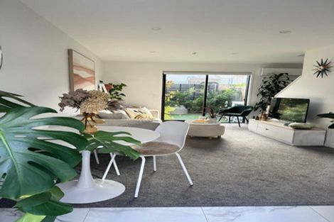 Photo of property in 7/24 Yeovil Road, Te Atatu Peninsula, Auckland, 0610