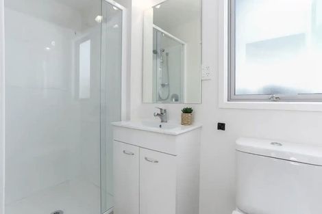 Photo of property in 2/8 Paul Place, Pakuranga, Auckland, 2010