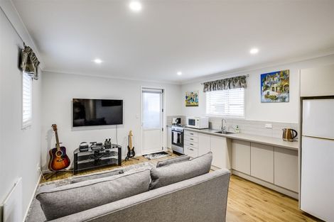 Photo of property in 27 Aparima Place, Awatoto, Napier, 4110