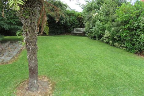 Photo of property in 33 Rhodes Street, Waimate, 7924