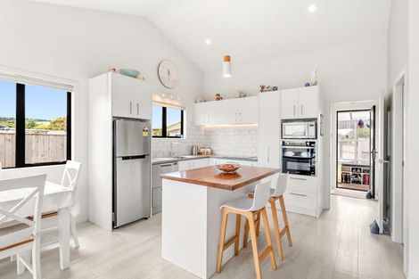 Photo of property in 1 Colenso Place, Otaki Beach, Otaki, 5512