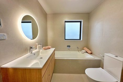 Photo of property in 10c Robert Burke Place, Henderson, Auckland, 0612