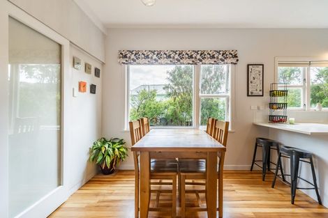Photo of property in 29 Paekakariki Hill Road, Pauatahanui, Porirua, 5381