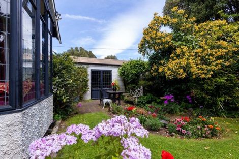 Photo of property in 33 Fitzroy Road, Fitzroy, New Plymouth, 4312