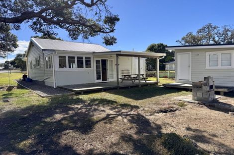 Photo of property in 15 Pataua Street, Pataua South, Onerahi, 0192