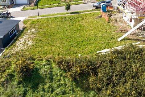 Photo of property in 35 Vaucluse Heights, Fitzherbert, Palmerston North, 4410