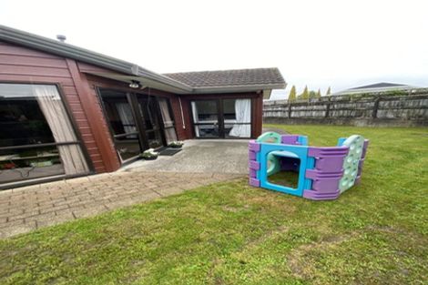 Photo of property in 2/24 Comeskey Grove, Elderslea, Upper Hutt, 5018