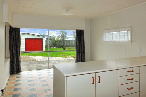 Photo of property in 23 Pratt Avenue, Foxton Beach, Foxton, 4815