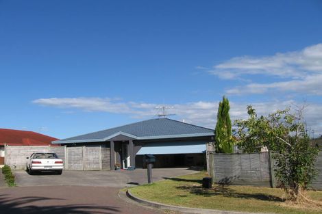 Photo of property in 41 Mandeville Place, Unsworth Heights, Auckland, 0632