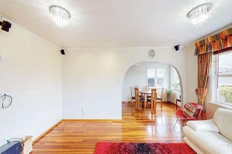 Photo of property in 41 Kenmore Street, Newlands, Wellington, 6037