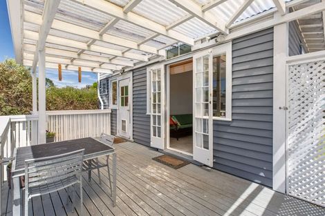 Photo of property in 9 Tahi Terrace, Glen Eden, Auckland, 0602
