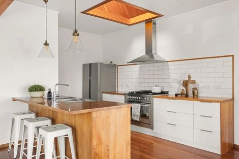 Photo of property in 60 Douglas Street, Okitu, Gisborne, 4010