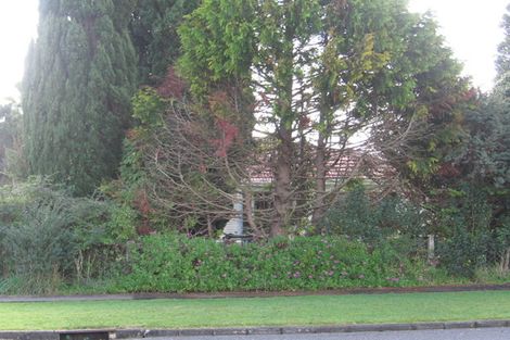 Photo of property in 5 Yeovil Road, Te Atatu Peninsula, Auckland, 0610