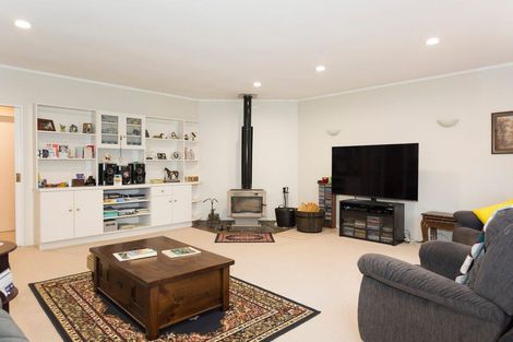 Photo of property in 10 Guinane Street, Dannevirke, 4930