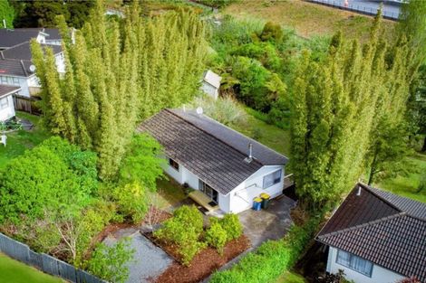 Photo of property in 4 Cedar Heights Avenue, Massey, Auckland, 0614