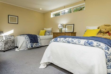 Photo of property in 58 Chivalry Road, Glenfield, Auckland, 0629