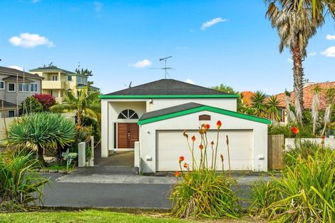 Photo of property in 42 Sharon Road, Waiake, Auckland, 0630