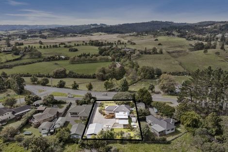 Photo of property in 877 Papakura-clevedon Road, Papakura, 2582
