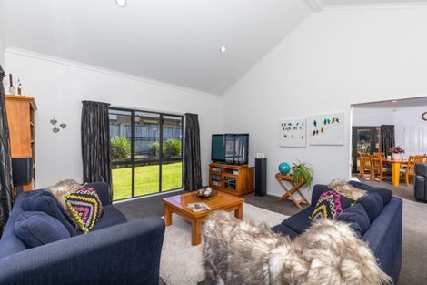 Photo of property in 104 Ayrshire Drive, Grandview Heights, Hamilton, 3200