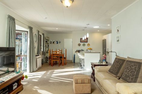 Photo of property in 102 Waikawa Road, Picton, 7220