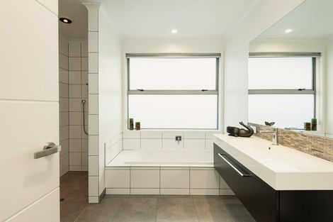 Photo of property in 187 Lakes Boulevard, Pyes Pa, Tauranga, 3112