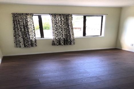 Photo of property in 2/22 Cornelian Crescent, Half Moon Bay, Auckland, 2012