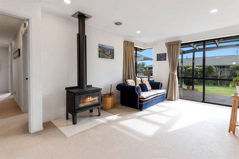 Photo of property in 9 Orchard Place, Lynmore, Rotorua, 3010