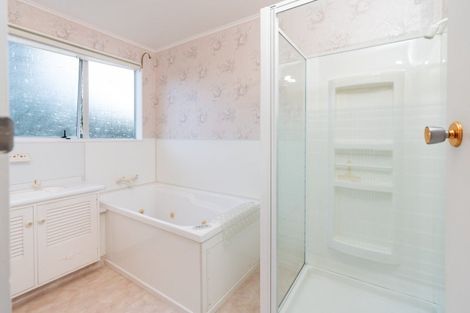 Photo of property in 1 Peterhouse Street, Tawa, Wellington, 5028