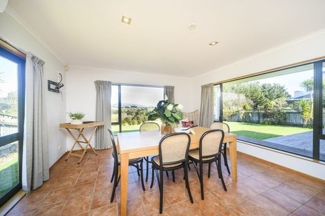 Photo of property in 122 Pacific Drive, Fitzherbert, Palmerston North, 4410