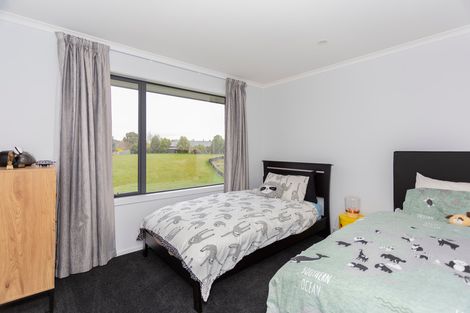Photo of property in 13 Grove Avenue, Weston, Oamaru, 9401