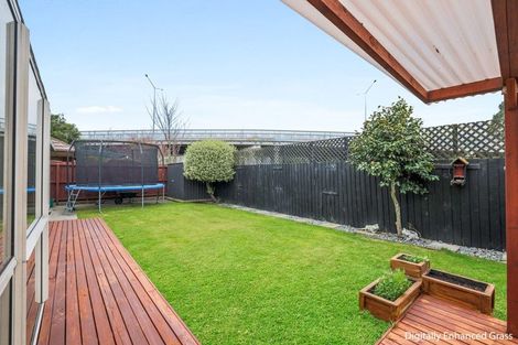 Photo of property in 3 Farquhars Road, Redwood, Christchurch, 8051