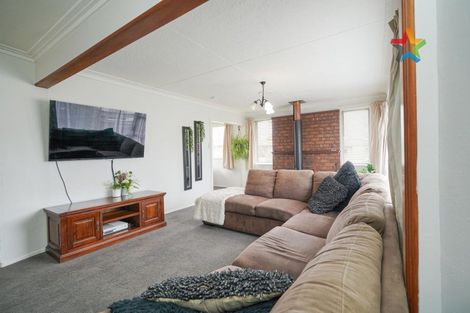 Photo of property in 10 Burns Street, Kew, Invercargill, 9812