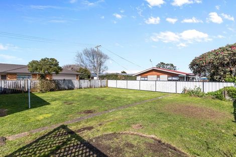Photo of property in 11 Truby King Street, Merrilands, New Plymouth, 4312