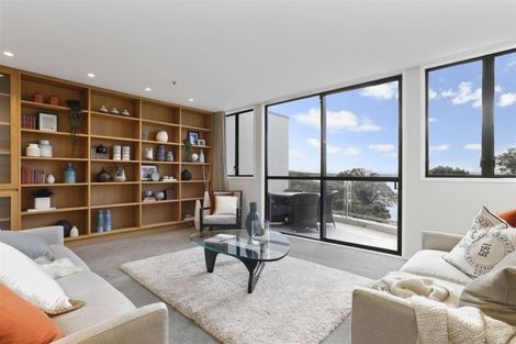 Photo of property in 4/5d The Promenade, Takapuna, Auckland, 0622